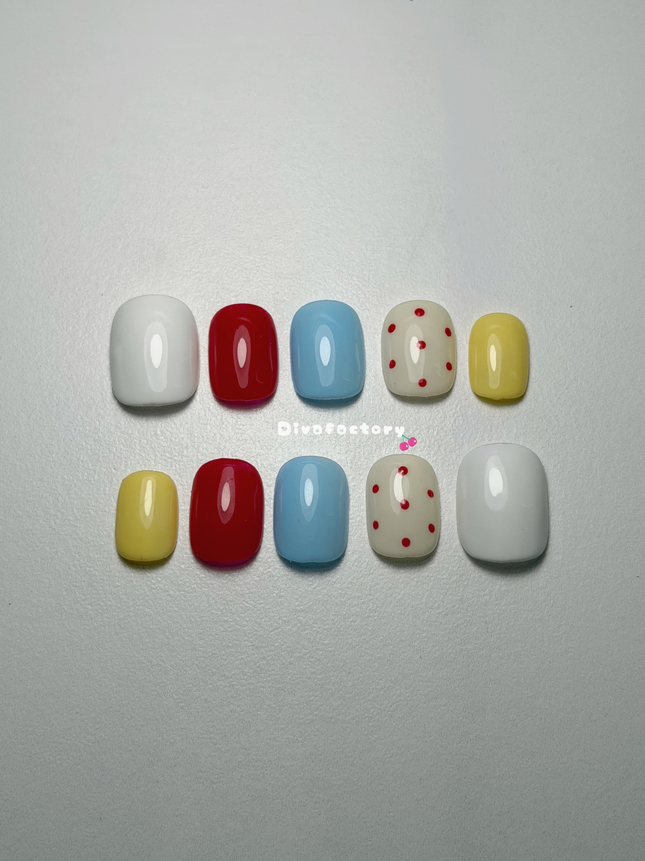 Polly - Press on nails